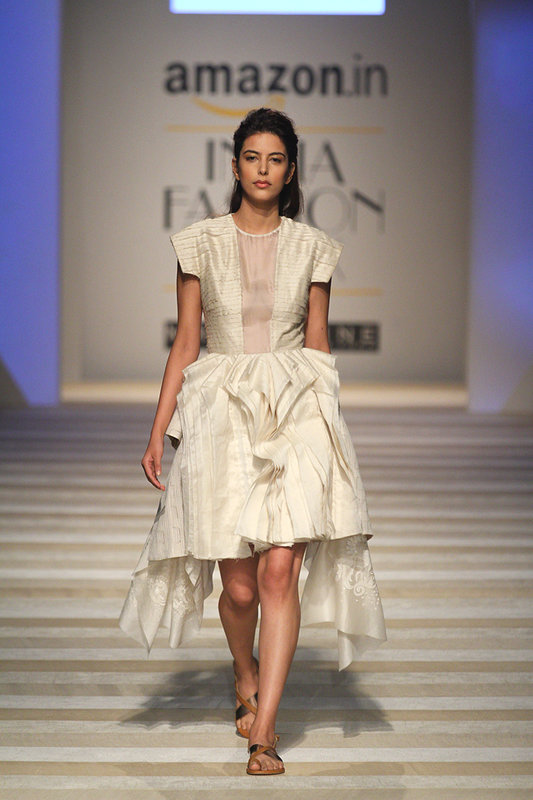 Textile Industry In India: #RoadToChanderi Opens AIFW SS17