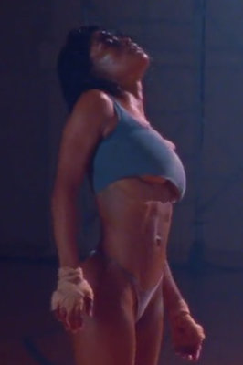 New Cleavage Of Women: The Sexy Underboob Look