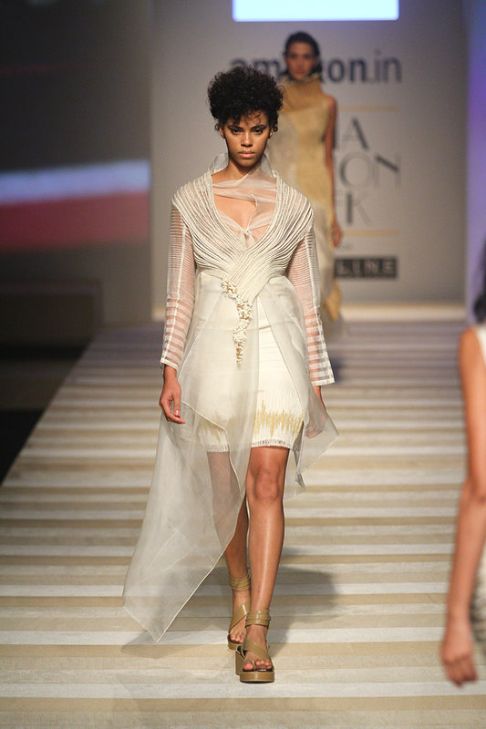 Textile Industry In India: #RoadToChanderi Opens AIFW SS17