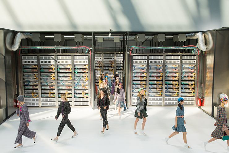 Fashion Show Themes Become High-Tech At Chanel SS17