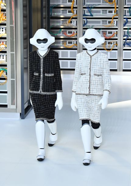 Fashion Show Themes Become High-Tech At Chanel SS17